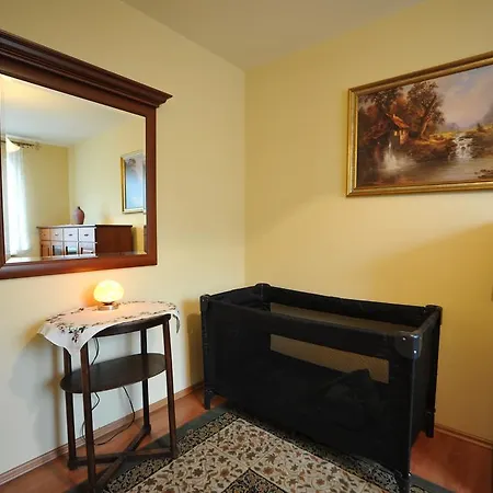 Apartament Tais