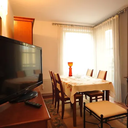 Apartament Tais Apartment *