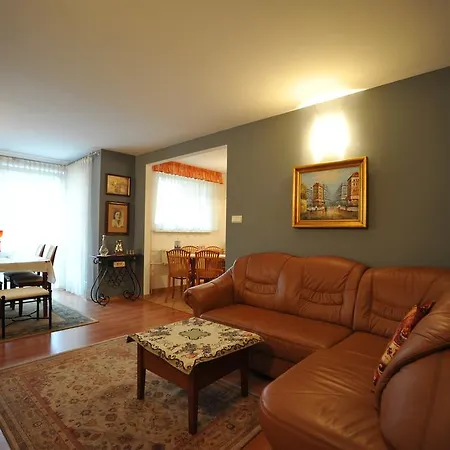 Apartament Tais Apartment *